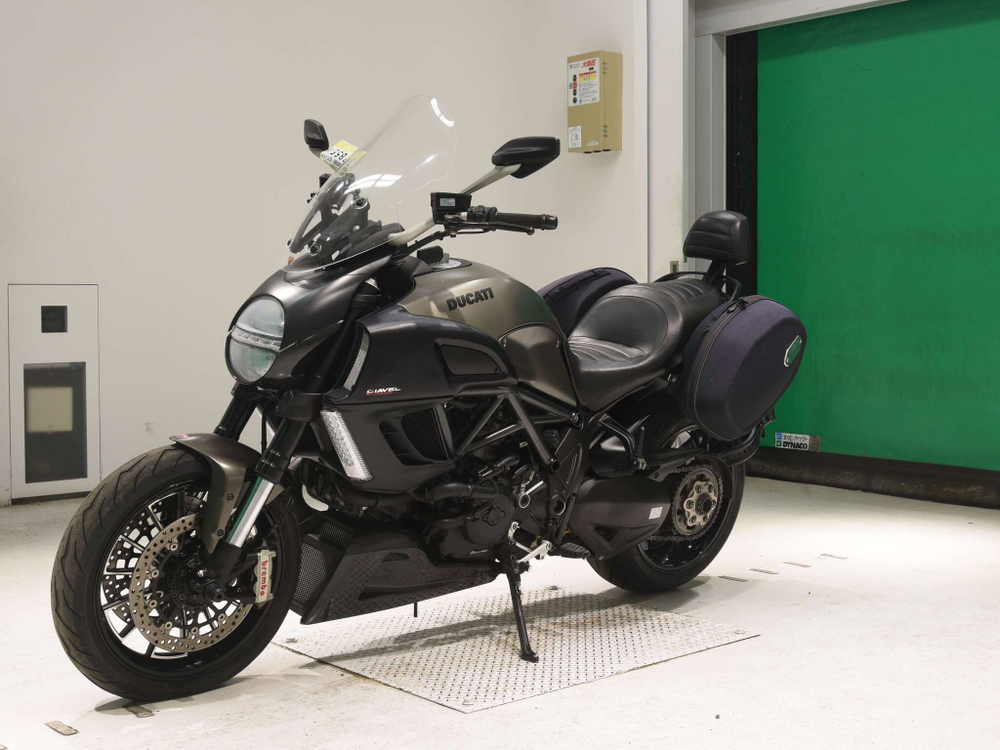 Ducati Diavel Strada