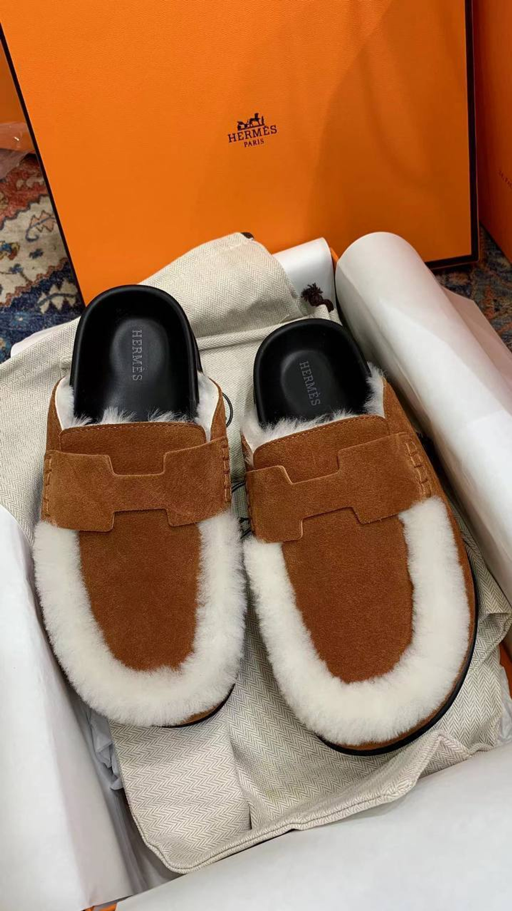 Мюли Hermes Go Mule женские замшевые с мехом в темно-коричневом цвете