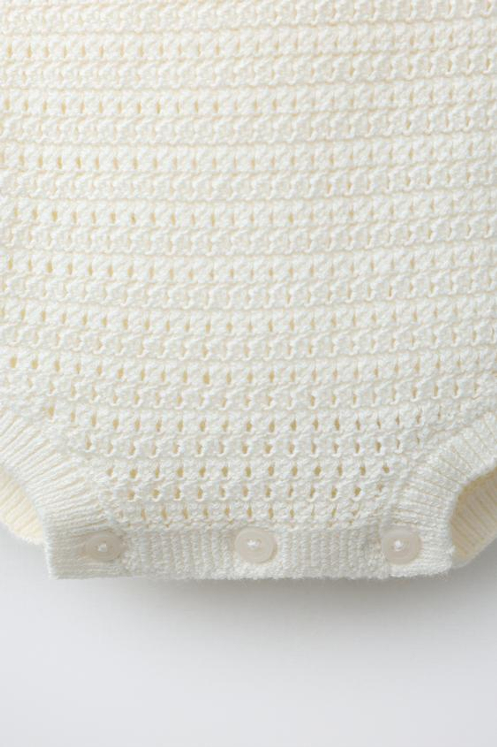 ZARA ВЯЗАНЫЙ КОМБИНЕЗОН С ЦВЕТОЧНОЙ ВЫШИВКОЙ, ЭКРЮ