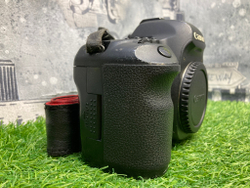 Canon EOS 5D Mark II (573.000 кадров)