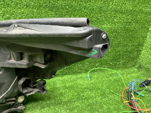 Фара правая Subaru Forester 5 SK (2018-2021) LED