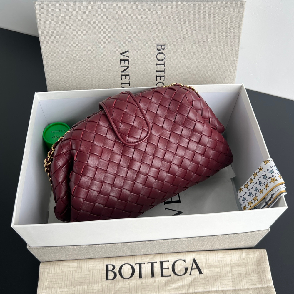 Bottega Veneta Teen Lauren 1980 With Chain 31 cm