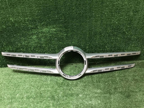 Накладка решетки радиатора Mercedes V W447 (14-нв)