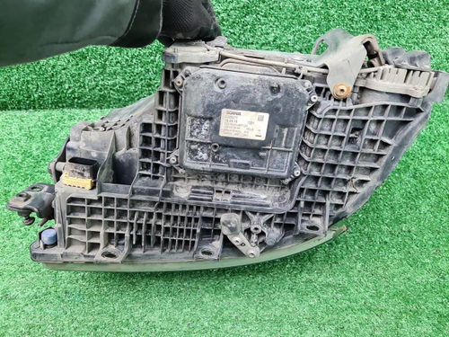 Фара правая Scania R-Series (2016-н.в.) галоген