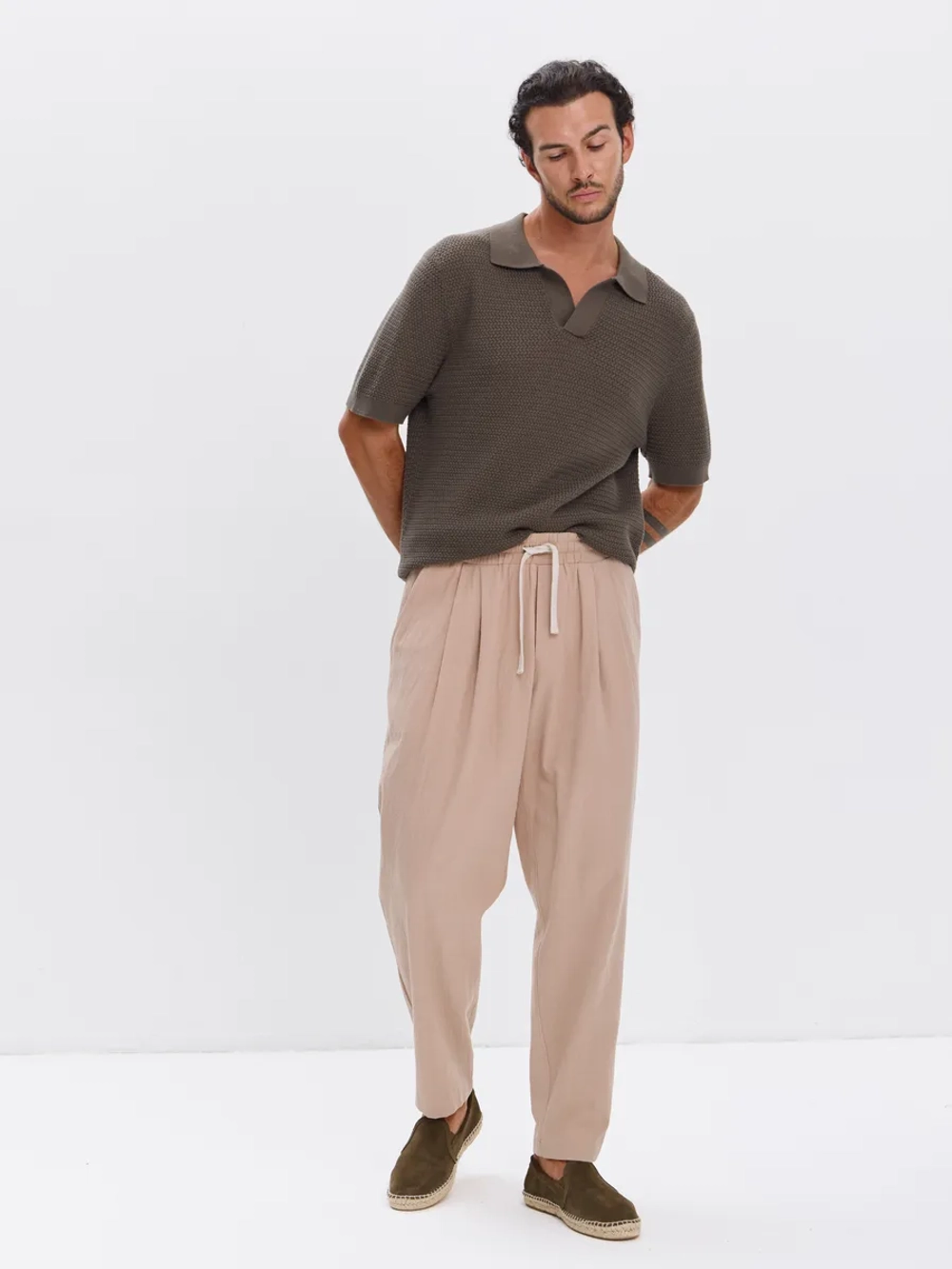 Штаны хлопковые с защипами