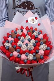 Букет из ягод Classic Клубничный коктейль