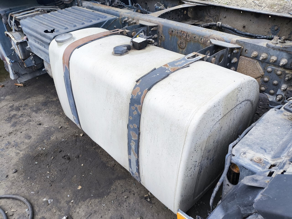 Бак топливный (дефект) 490L