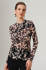 23099 Лонгслив женский (бежево-черный принт)