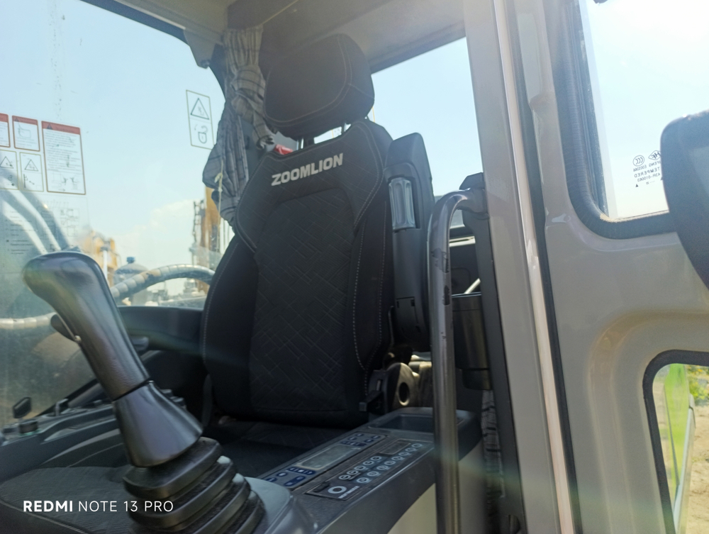 Zoomlion ZE215 Экскаватор ZE215E (Дизельный, 5,9 л, 152 л.с., АТ)