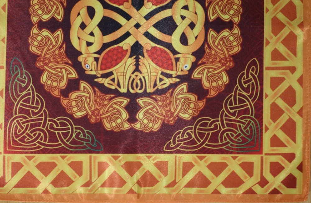 Магическая скатерть серии Древние кельты. Времена года. Весна