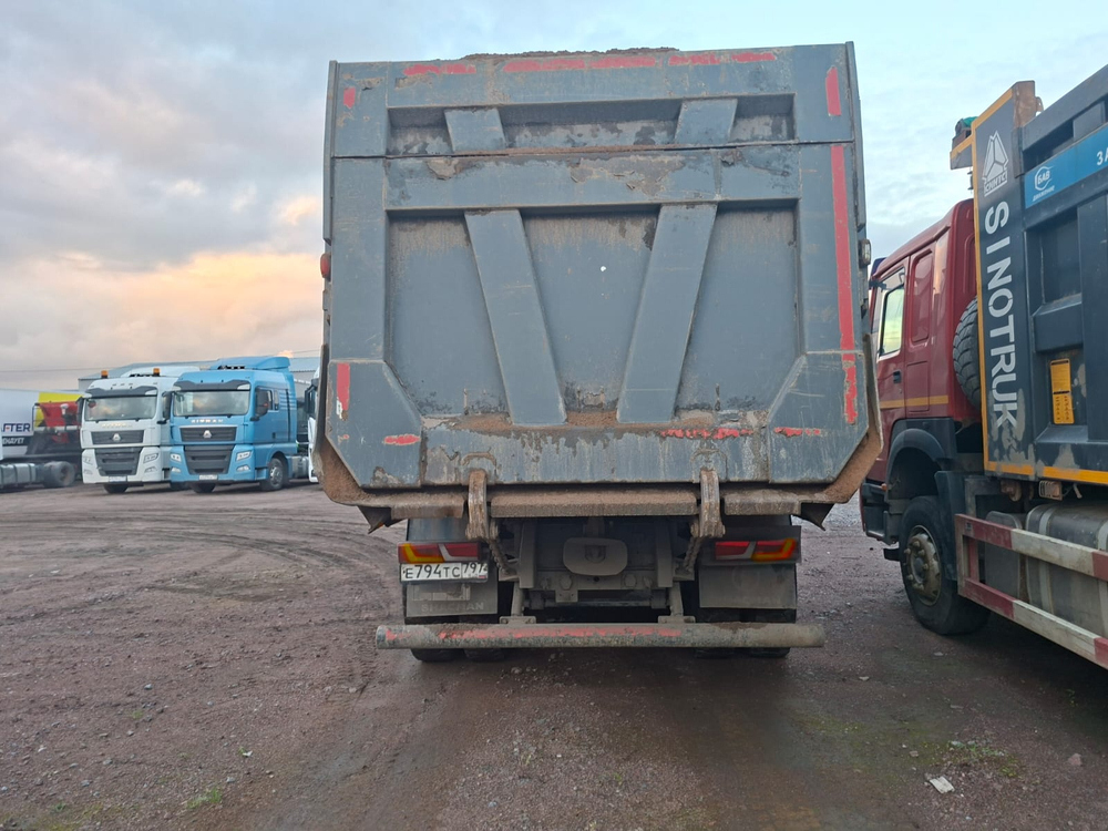 Shacman (Shaanxi) SX* 8x4 Самосвал SX331863366 (Дизельный, 12,5 л, 544 л.с., МТ)