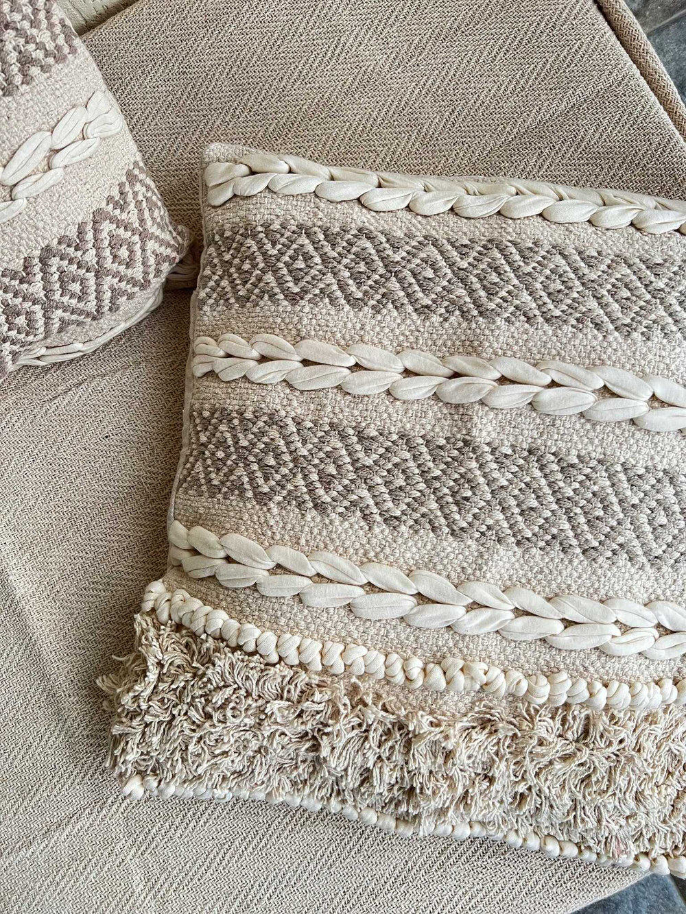 Декоративная наволочка в бохо стиле