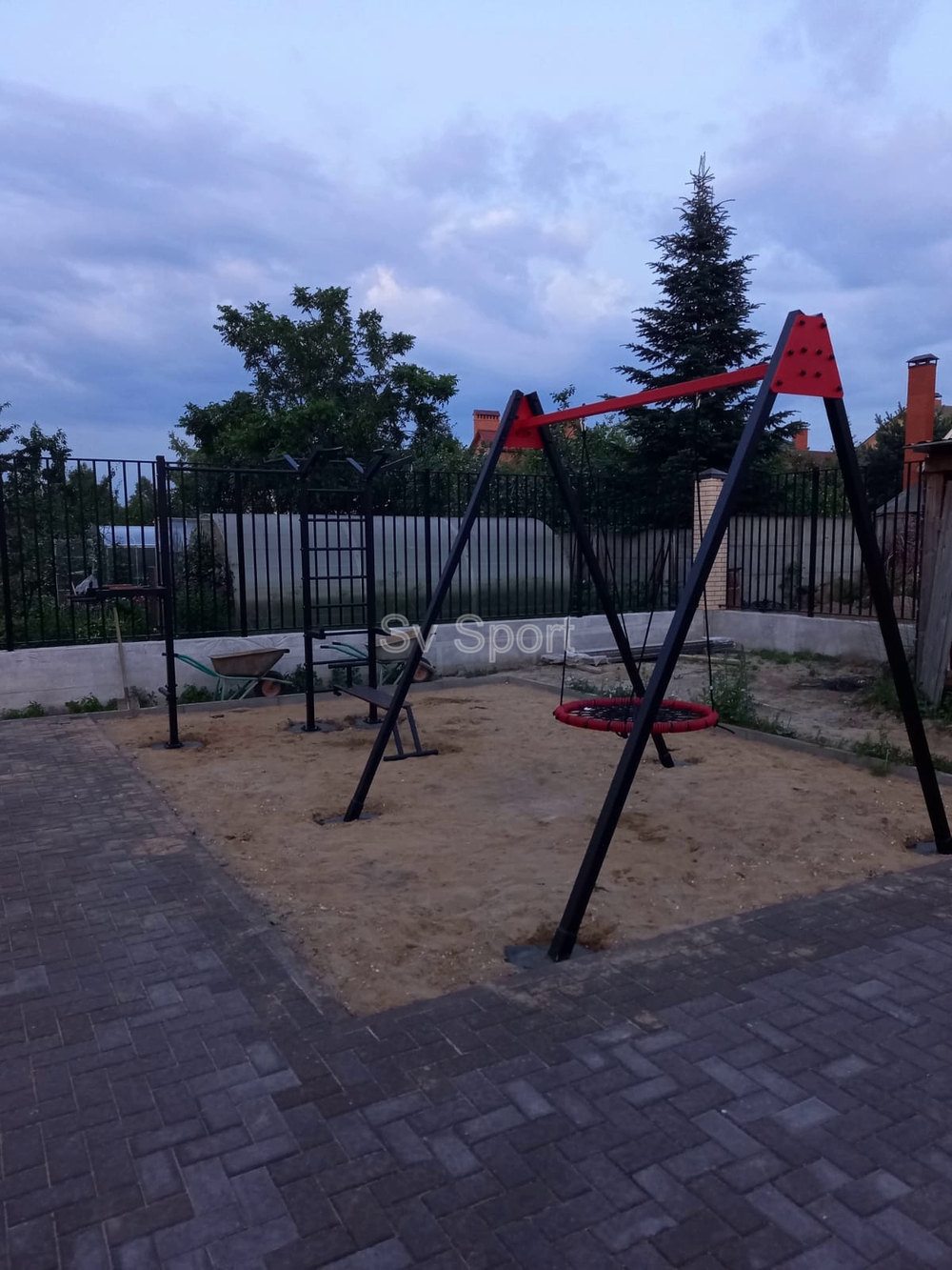 Монтаж уличных качелей Sv Sport