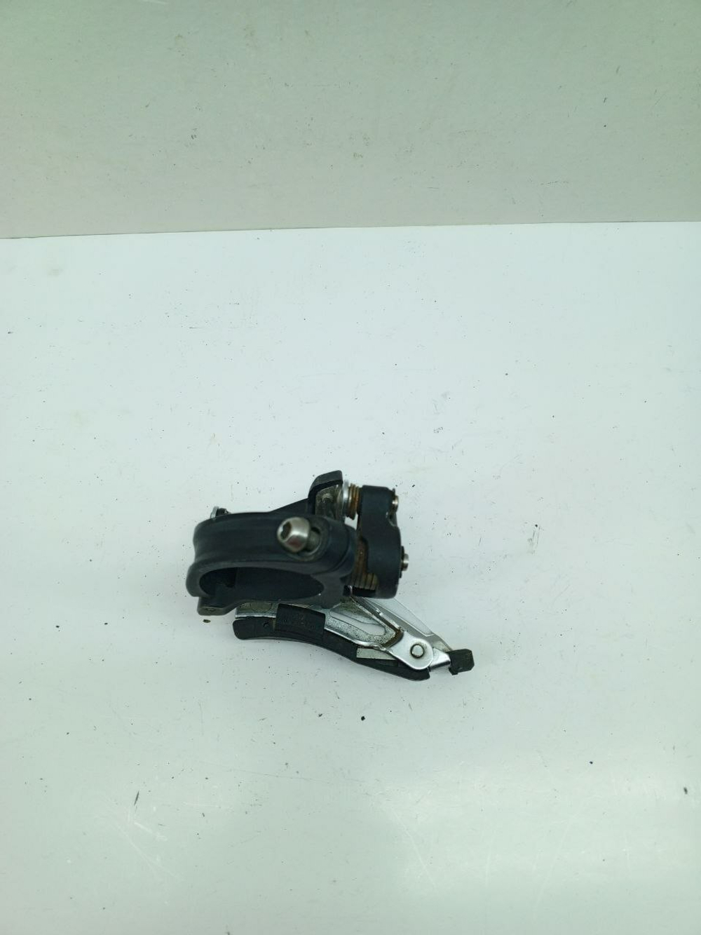 Переключатель на велосипед Shimano Deore FD-M6025