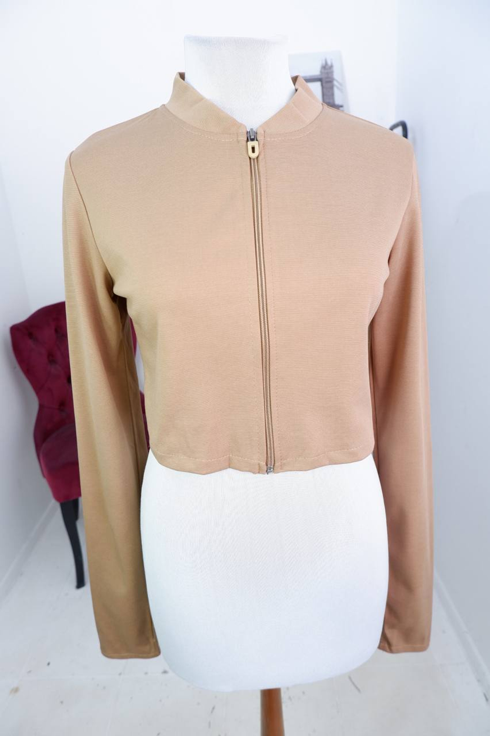 Куртка тонкая на молнии, визуально 44 размер