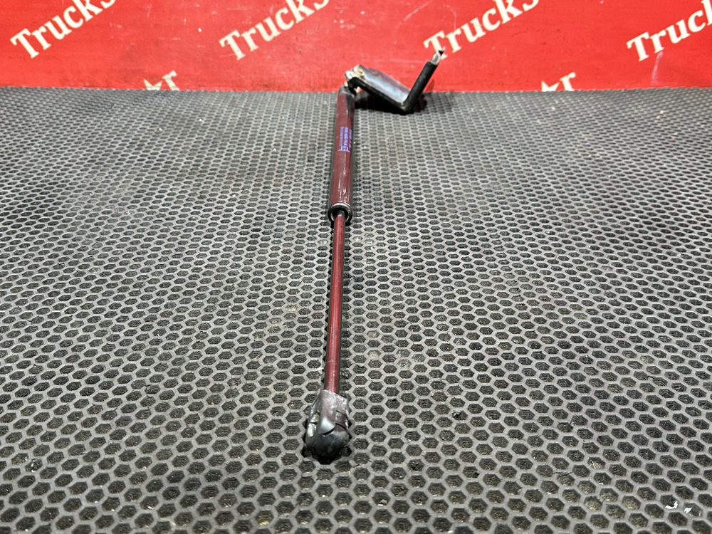 Амортизатор капота