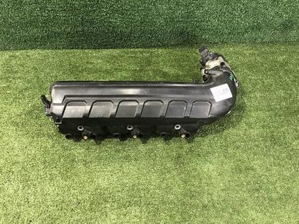 Впускной коллектор 7-12 цилиндров Bentley Bentayga (2015-2020)