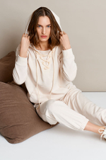 22566 Джемпер женский (крем-брюле)