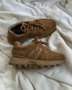 Кроссовки из натуральной замши