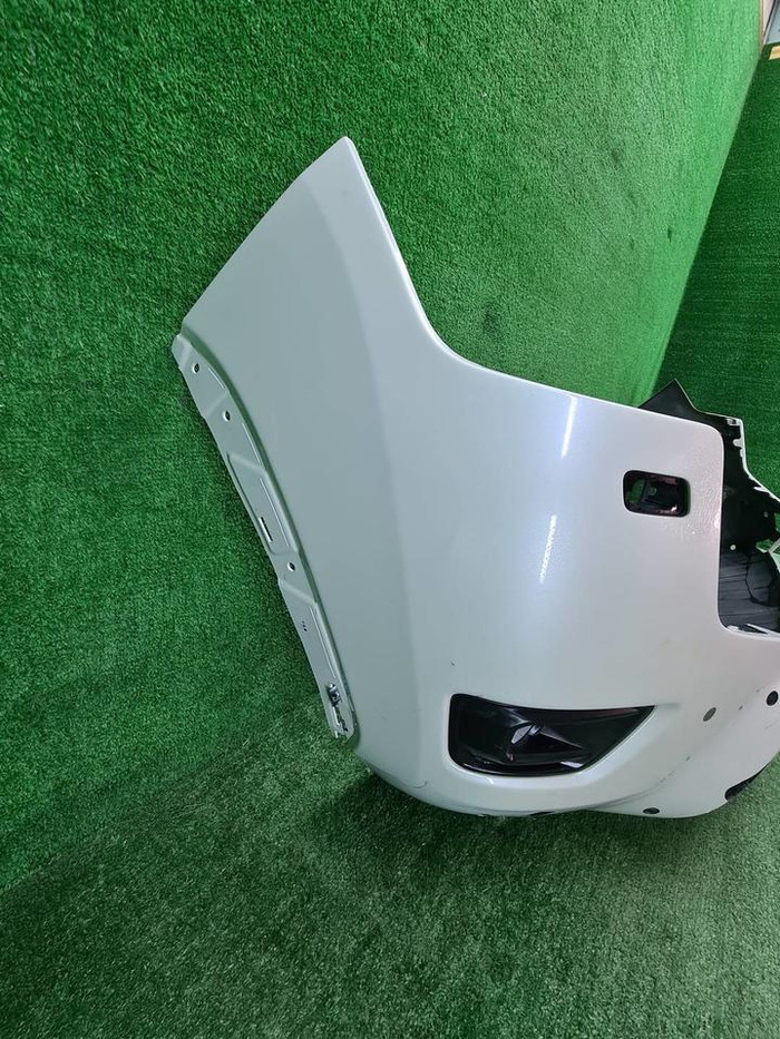 Бампер передний Toyota Land Cruiser 300 (21-нв)