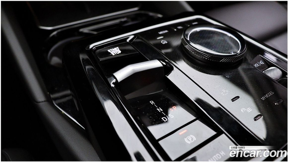 BMW 5 Series (G60) 520i (12.2023)