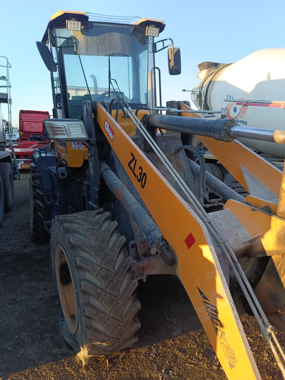 YIGONG ZL* Фронтальный погрузчик ZL30 (Дизельный, 1,9 л, 49 л.с., АТ)