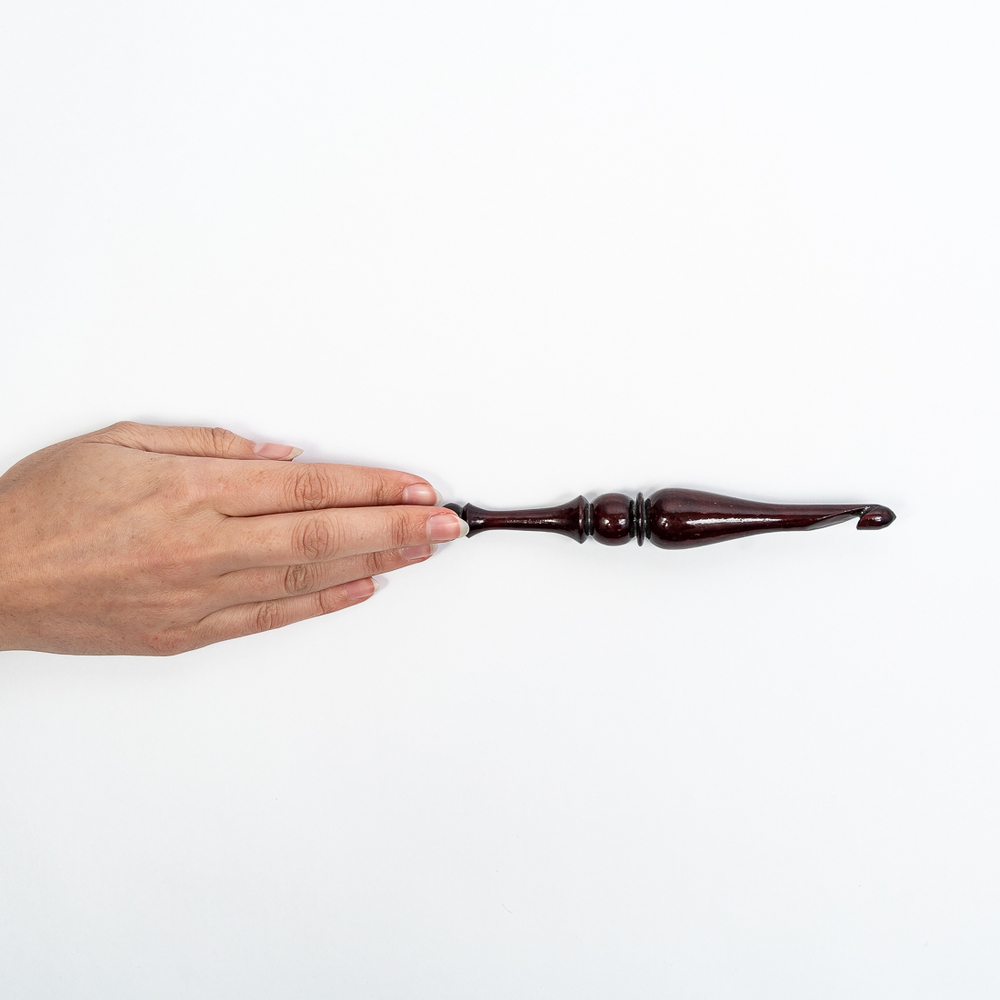 Деревянный крючок для вязания из древесины кедра 5 мм. K201