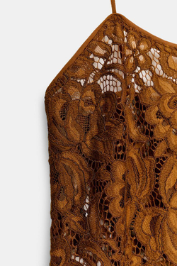 ZARA КРУЖЕВНОЙ ТОП НА БРЕТЕЛЯХ — ZW COLLECTION LIMITED EDITION, ГОРЧИЧНЫЙ