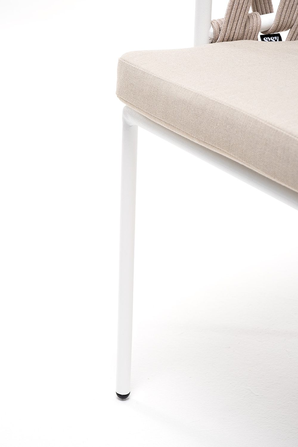 "Диего" стул плетеный из роупа, каркас из стали белый муар, роуп бежевый круглый, ткань бежевая 052