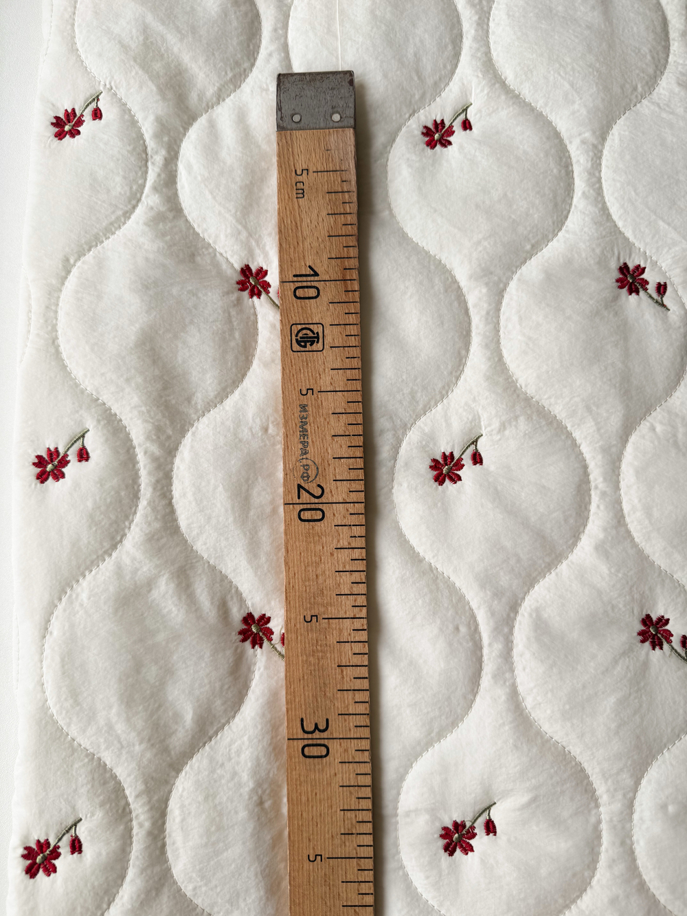 Курточная стежка Красные цветы