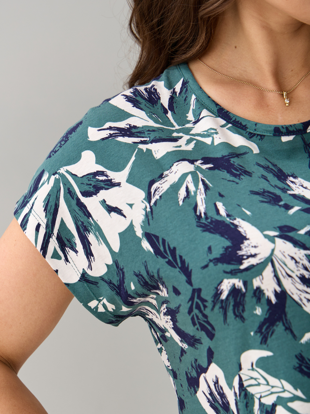 Платье П-026/зеленый-цветыабстракция