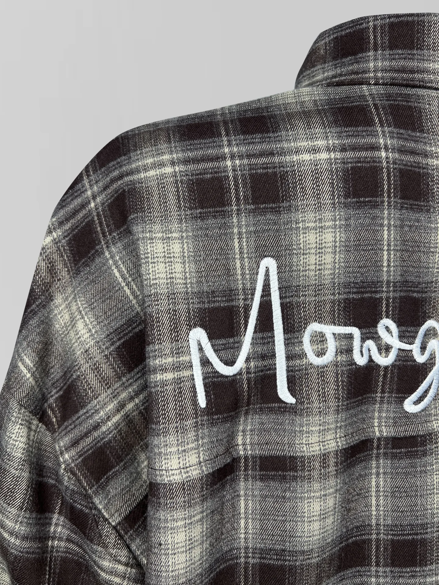 Рубашка Lan Lan 8320 удлиненная в клетку с надписью на спине