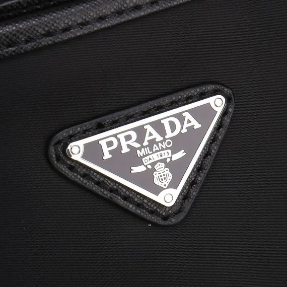Сумка Prada на плечо из нейлона и сафьяновой кожи, черный