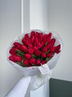Букет из 51 красного тюльпана