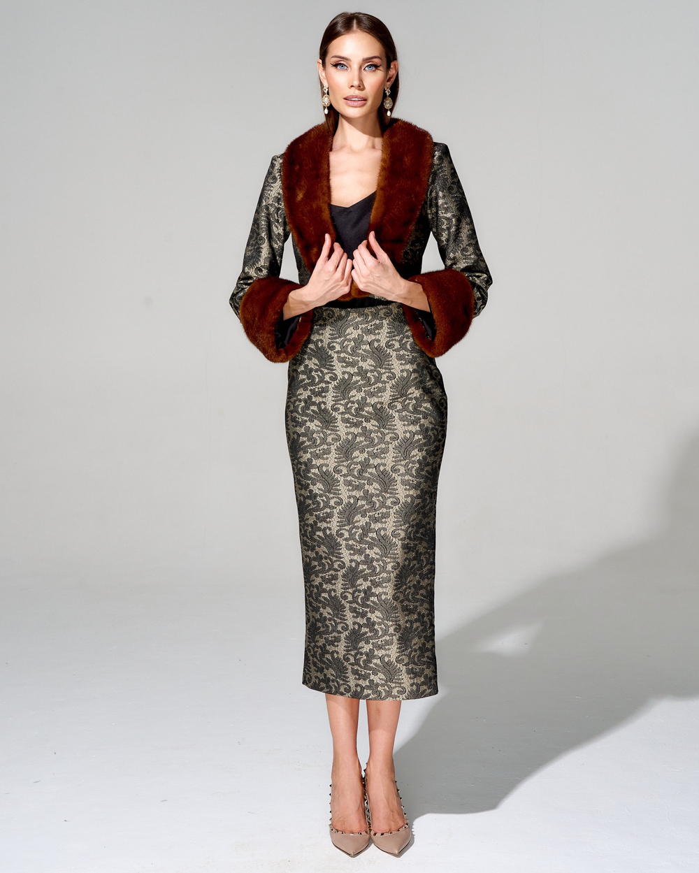 Укороченный жакет "Елизавета" из премиального жаккарда с меховой отделкой