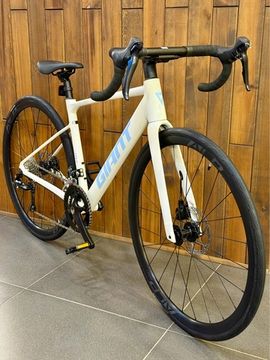 Шоссейный велосипед Giant PCR LTD 3 (2026)