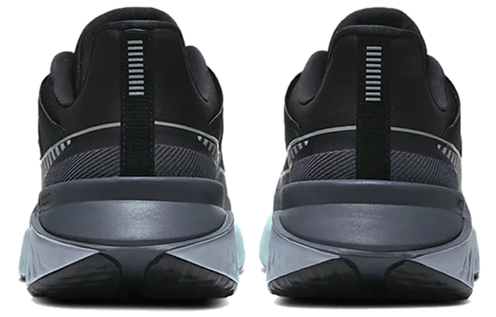 Кроссовки Nike Legend React 2