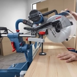 Bosch Professional GCM 340-305 D торцовочная пила с протяжкой 0601B60000
