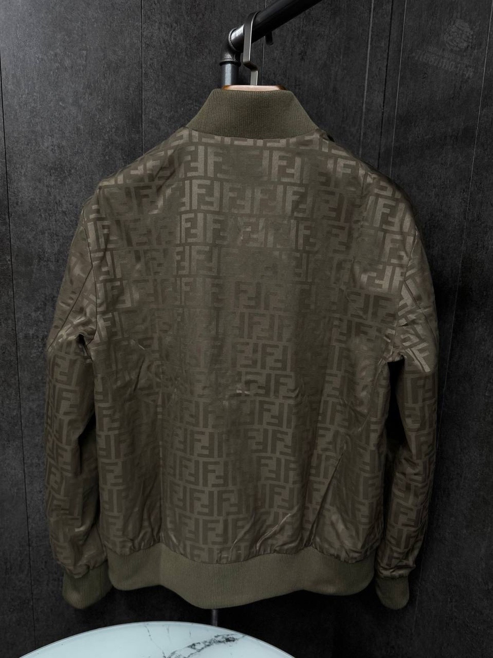 Бомбер Fendi