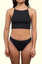 Топ купальника черный