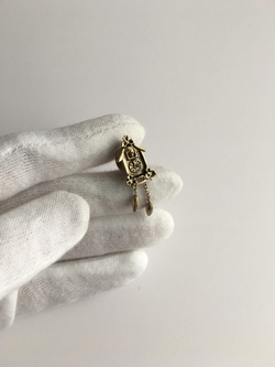 Брошь пин Часы Avon