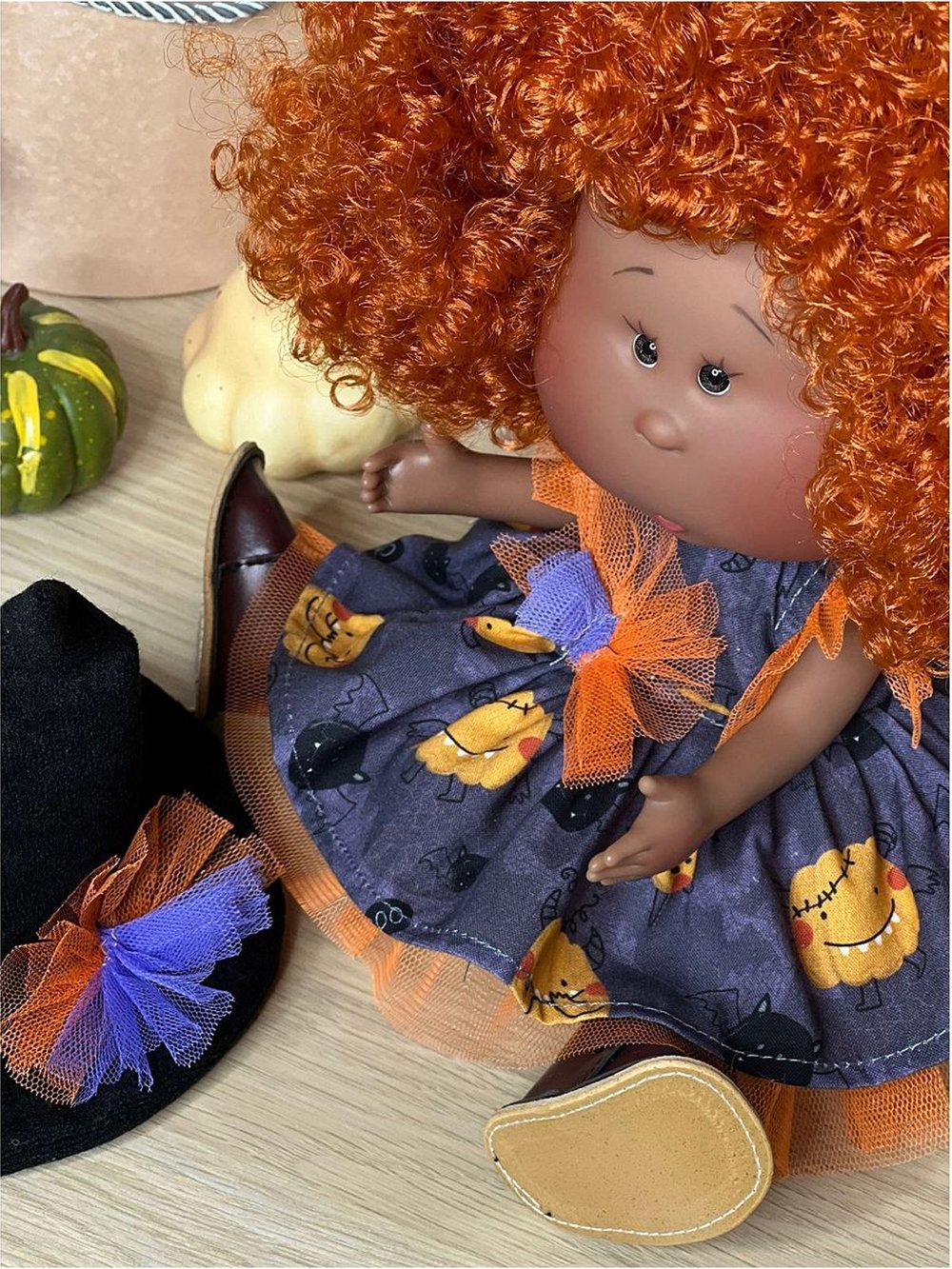 Кукла Nines виниловая 30см MIA CASE (3431)