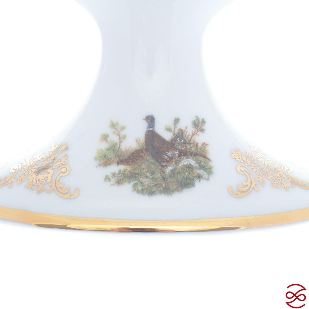 Блюдо овальное на ноге Queen's Crown Aristokrat Охота бежевая 36 см