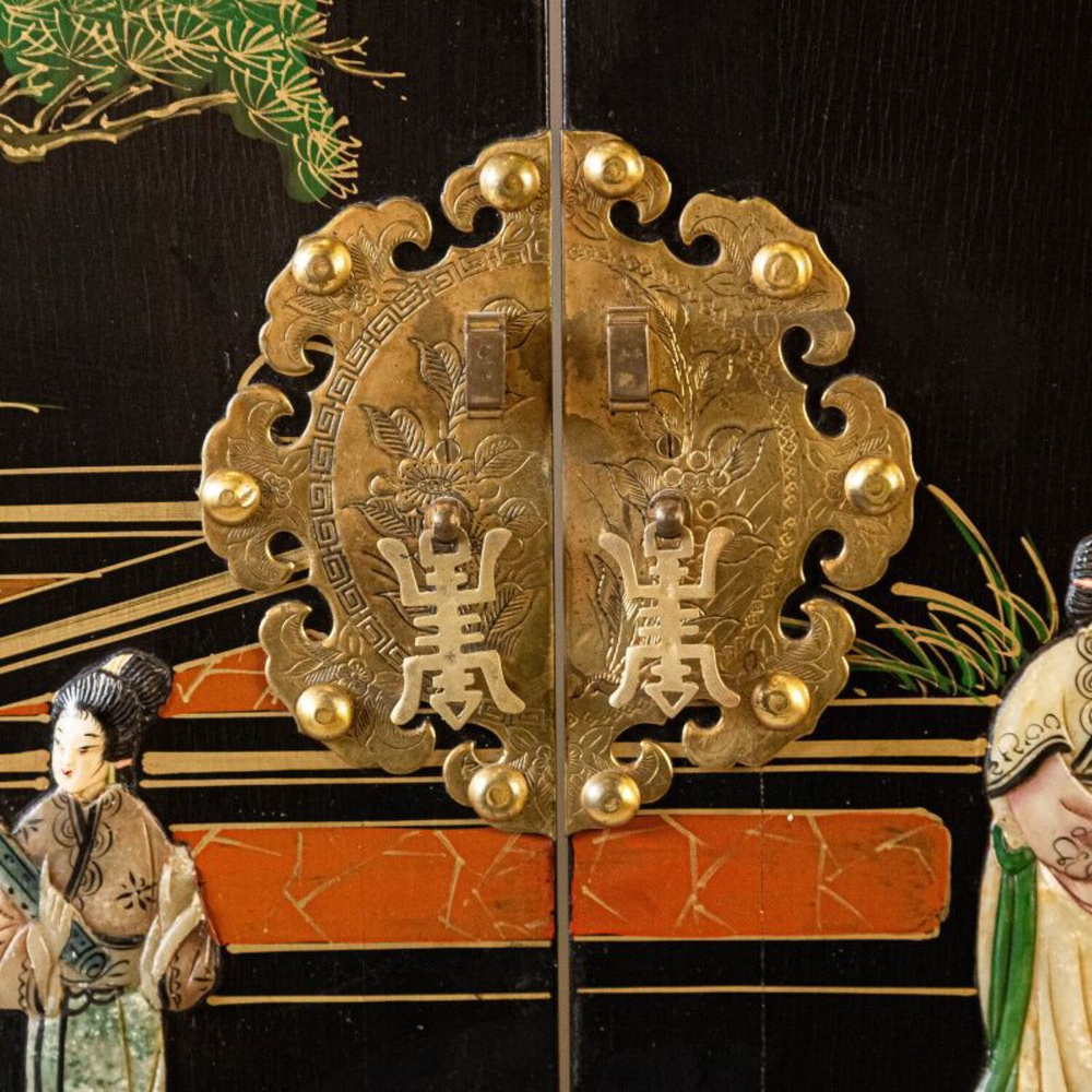 Комод в стиле шинуазри