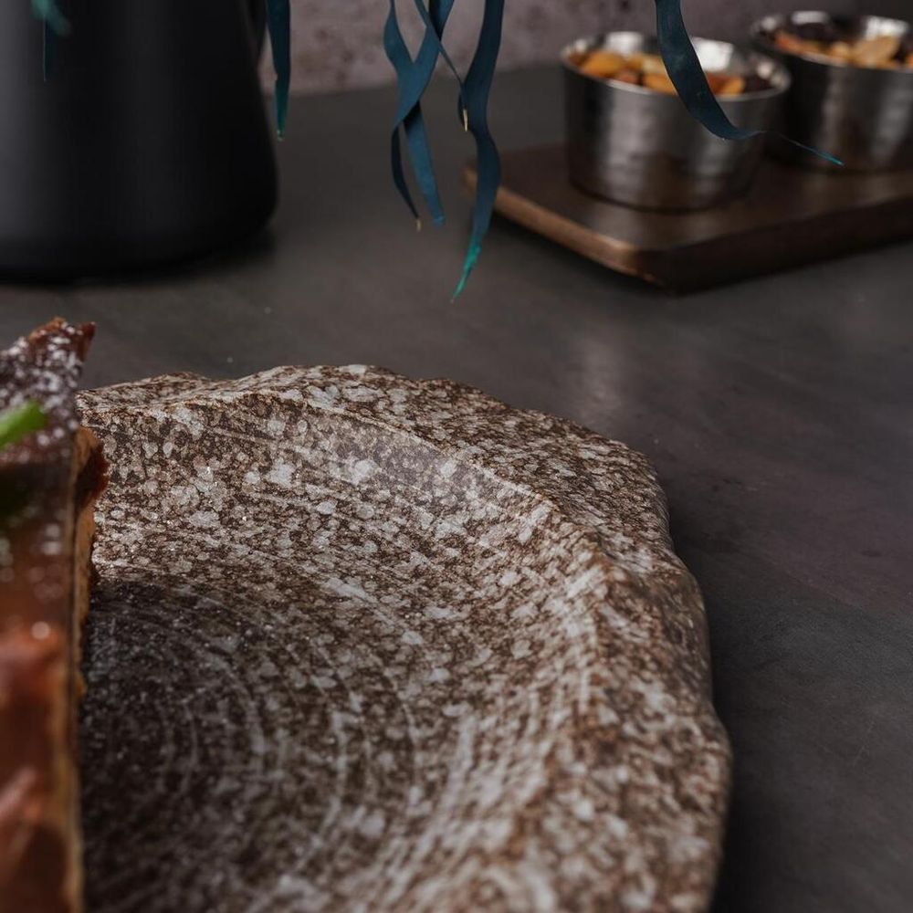 Блюдо для подачи 29*25 см h3 см Brown Crush Untouched Taiga P.L. Proff Cuisine [1]