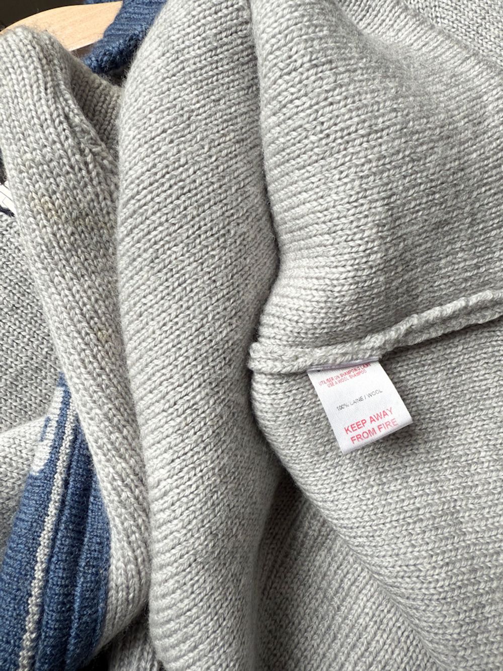 Шерстяной джемпер Dior, 104