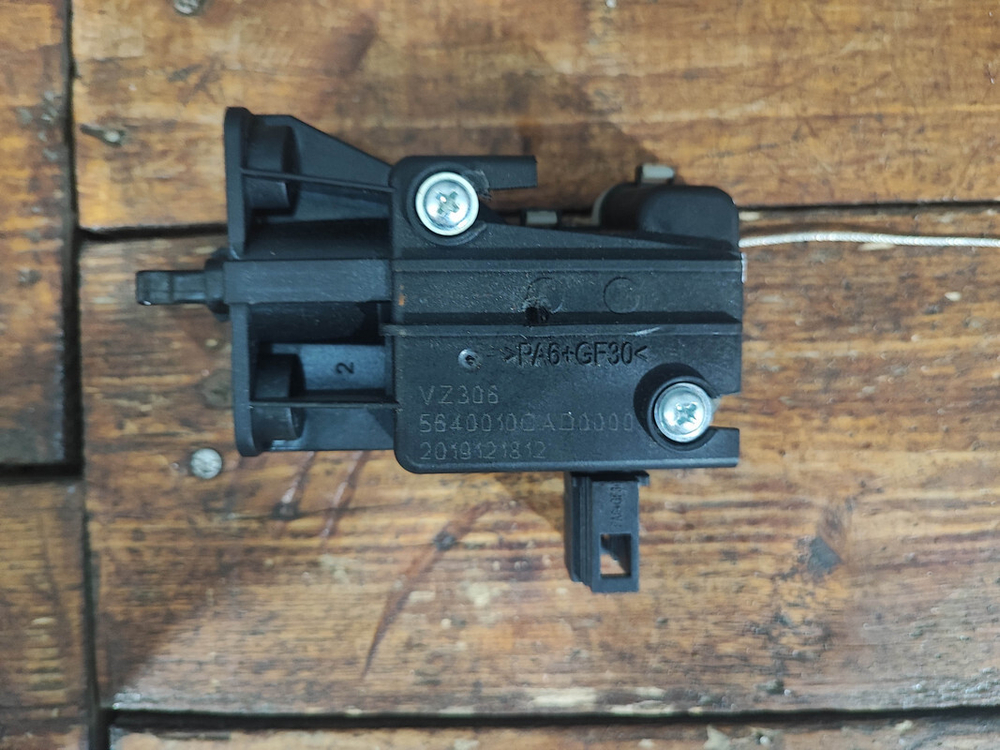 Привод Активатор лючка бензобака GAC GS8 1 16-23 Б/У Оригинал 5640010CAD0000