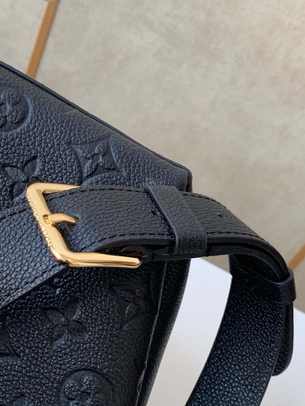 Louis Vuitton Maida Hobo
