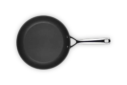 Le Creuset - Сковорода с антипригарным покрытием 26см. / артикул   51112260010001  / GTIN 630870281478