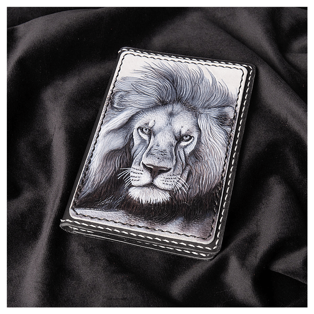 Кожаная обложка на паспорт «Лев»